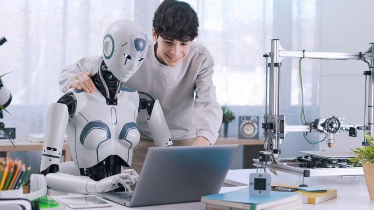 LinkedIn e InfoJobs se reinventan: la Inteligencia Artificial transforma la búsqueda de empleo en 2025. 2025-01-15T14:06:36.000Z.jpg