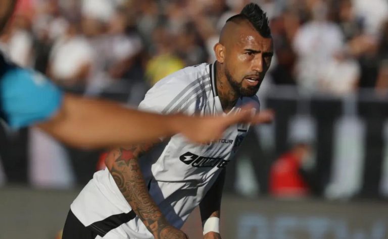 Arturo Vidal revela preocupante confesión sobre la actualidad de Colo Colo tras la derrota ante Racing Club: “Faltan jugadores que sostengan el proyecto” 2025-01-19T22:40:25.000Z.jpg