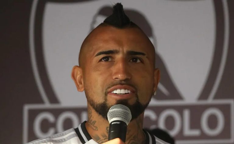 Suspensión de la Supercopa de Chile desata críticas y enfrentamiento mediático entre figuras del fútbol y periodistas 2025-01-21T17:39:56.000Z.jpg