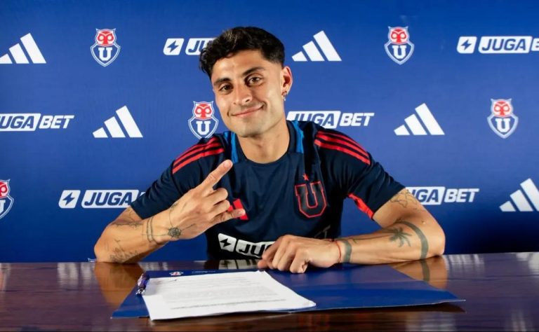 Javier Altamirano se une a Universidad de Chile como refuerzo clave para la temporada 2025 tras superar un desafío personal y cumplir un sueño familiar 2025-01-21T20:28:39.000Z.jpg