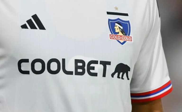 Colo Colo sorprende con fichajes internacionales: Vegas, Alarcón y Méndez reforzarán al club para la Copa Libertadores 2025-01-24T01:43:33.000Z.jpg