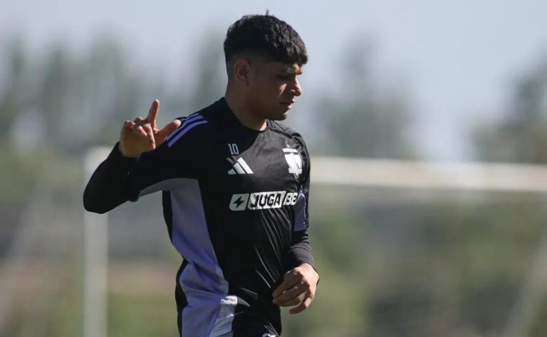 Claudio Aquino se convierte en la nueva estrella de Colo Colo: su impactante llegada refuerza al club chileno en el mercado sudamericano 2025-01-24T13:44:47.000Z.jpg