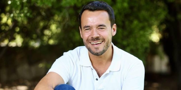 Eduardo de la Iglesia se une a Chilevisión renovando el matinal «Contigo en la Mañana» con miras a nuevos proyectos 2025-01-25T03:00:46.000Z.jpg