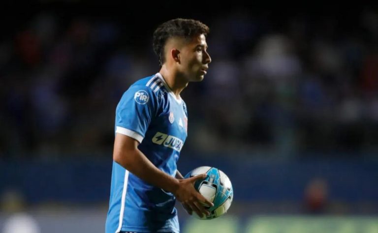 Lucas Assadi en Universidad de Chile: ¿Un Futuro Incierto para la Promesa Cantera del Fútbol Nacional? 2025-01-27T23:06:57.000Z.jpg