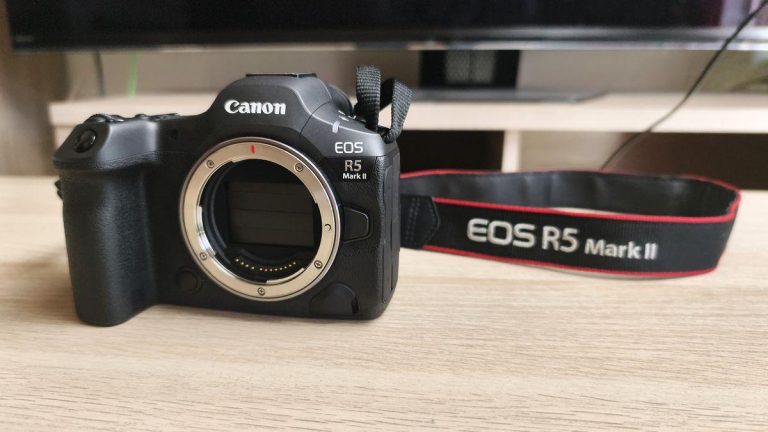 Descubre la Innovadora Canon EOS R5 Mark II: Calidad y Versatilidad en Cámaras Mirrorless para Fotografía y Videografía Profesional 2025-01-28T06:10:05.000Z.jpg