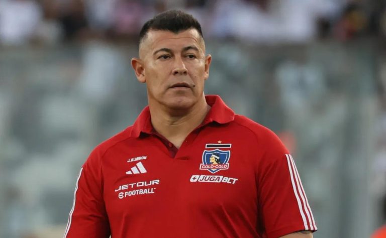 Colo Colo Decide el Futuro de Jorge Almirón en Crucial Reunión del Directorio para 2025 2025-01-29T13:57:38.000Z.jpg