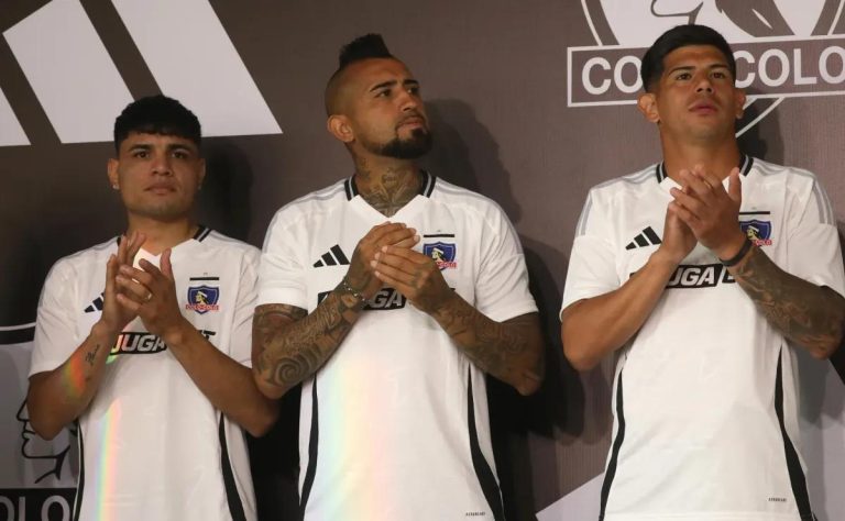 Colo Colo celebra su centenario con el plantel más caro de la historia del fútbol chileno: una inversión de 30 millones de dólares para mantener su legado de éxito 2025-01-29T14:47:32.000Z.jpg