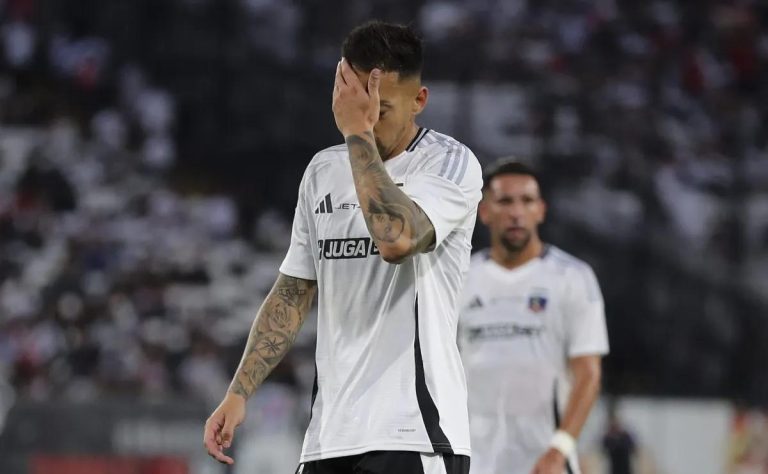 Colo Colo Debuta la Temporada 2025 con Empate: Javier Correa Critica el Estado del Campo del Estadio Monumental 2025-01-31T03:06:14.000Z.jpg