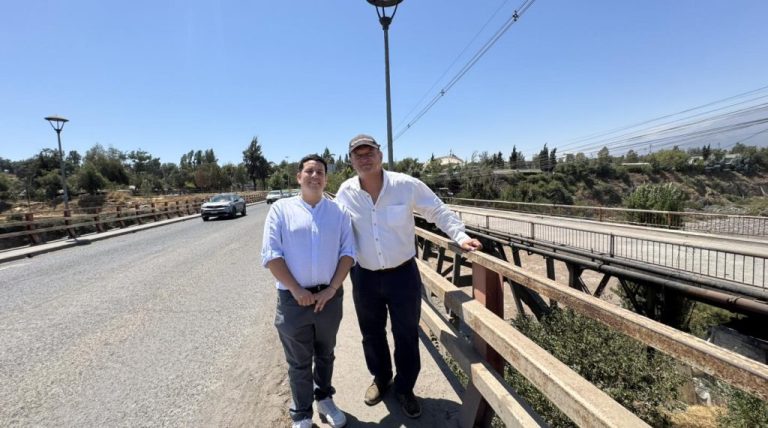 Tras robo de cables que lo dejaron sin luz: Alcalde Matías Toledo y Jaime Escudero se reunieron y evaluaron puente San Ramón