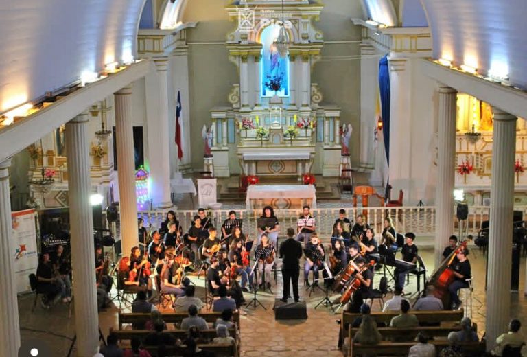 La Orquesta Juvenil del Teatro Municipal de La Florida cierra su gira en Pica con un emotivo concierto