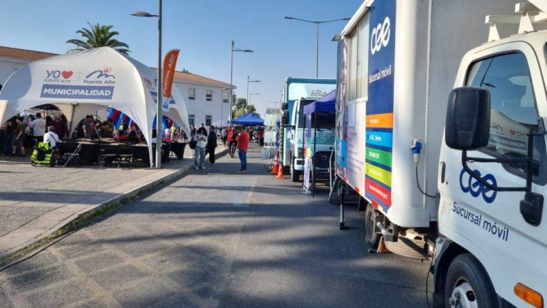 Oficina móvil de CGE atendió a más de 15 mil clientes en zonas rurales de siete regiones del país
