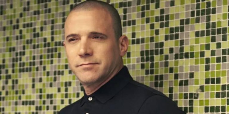 Chilevisión revitaliza su programación con el regreso de Julián Elfenbein para mejorar el rating y conquistar el horario prime 2025-01-30T23:05:59.000Z.jpg
