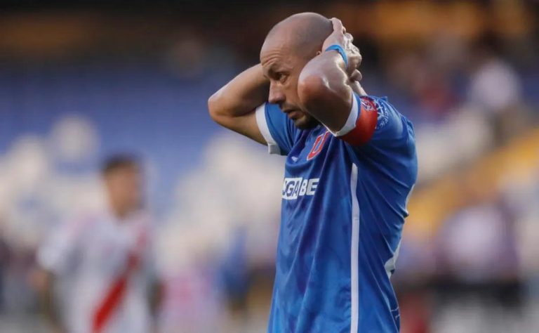 Universidad de Chile Sufre Inesperada Derrota ante Magallanes en Copa Chile 2025: Revés en el Estadio Nacional 2025-02-03T09:57:00.000Z.jpg
