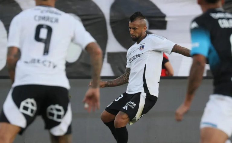Colo Colo sorprendido por Santiago Wanderers: Primer revés en la Copa Chile 2025 debido a decisiones estratégicas de Almirón 2025-02-04T10:25:31.000Z.jpg