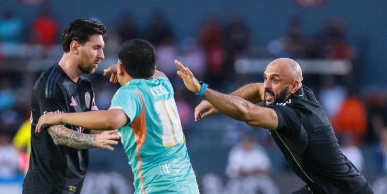 El resbalón viral del guardaespaldas de Messi en el partido de Inter Miami en Panamá: Un momento de humor que conquista las redes sociales 2025-02-04T22:14:44.000Z.jpg