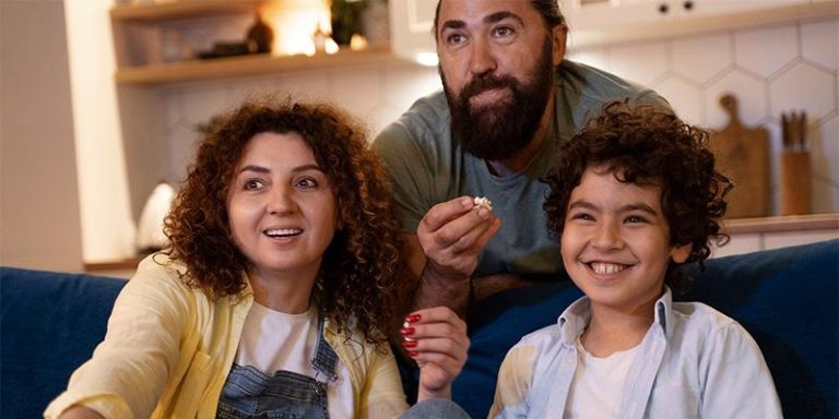 La televisión fortalece vínculos familiares en la era del streaming: Cómo elegir contenido que une generaciones 2025-02-11T14:35:02.000Z.jpg