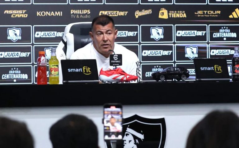 Jorge Almirón Arremete Contra la Programación de Partidos en Colo Colo y Defiende a Aficionados bajo Sol Agobiante del Verano 2025-02-11T18:17:30.000Z.jpg