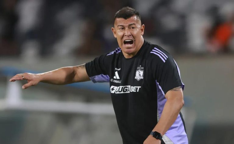 Colo Colo sorprende: Jorge Almirón podría cambiar de arquero en su debut contra Deportes La Serena en el Torneo de Primera División 2025-02-12T21:19:19.000Z.jpg