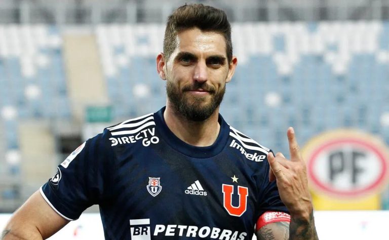 Joaquín Larrivey sueña con regresar a Universidad de Chile: El eterno deseo del goleador azul de volver a casa 2025-02-12T22:00:42.000Z.jpg