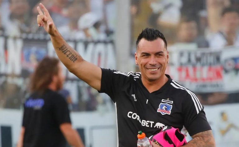 Esteban Paredes Transita de Ídolo Goleador a Aspirante a Gerente Deportivo en Colo Colo: Un Nuevo Capítulo en su Legado Histórico 2025-02-15T12:52:47.000Z.jpg