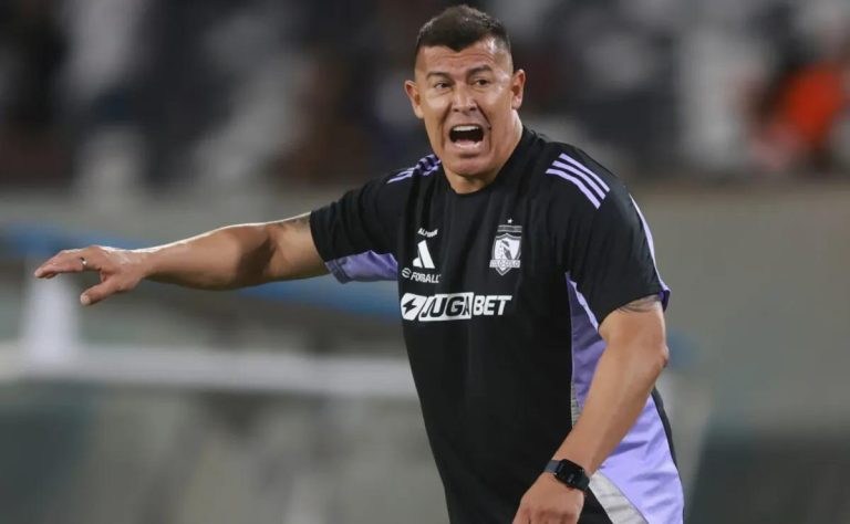 Colo Colo se prepara con sorpresas en su alineación para el esperado debut en la Liga de Primera 2025 ante Deportes La Serena. 2025-02-15T21:06:45.000Z.jpg