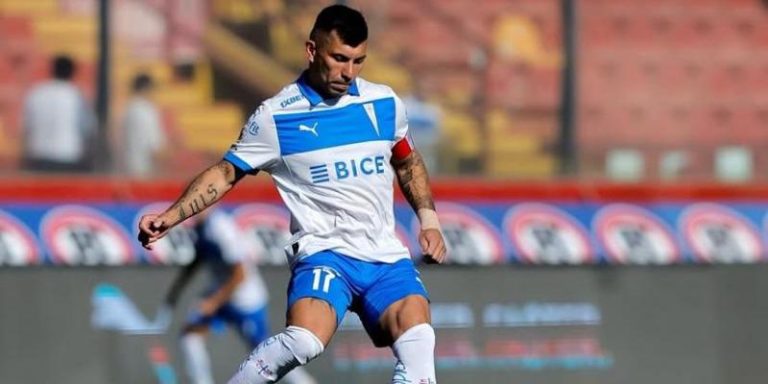 Universidad Católica debuta con triunfo en el Campeonato Nacional 2025: ausencias clave y lesión de Gary Medel destacan en el partido 2025-02-18T19:41:08.000Z.jpg