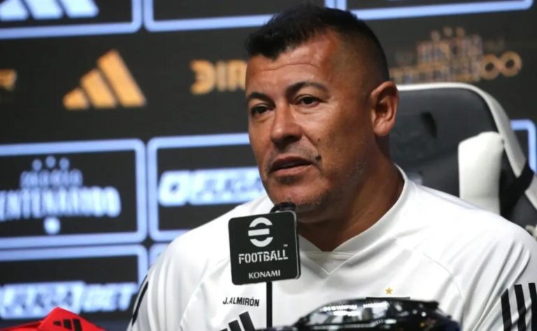Reacciones a las críticas de Jorge Almirón: Héctor Tito Awad defiende a Universidad de Chile y compara estilos con Gustavo Álvarez 2025-02-21T17:36:08.000Z.jpg