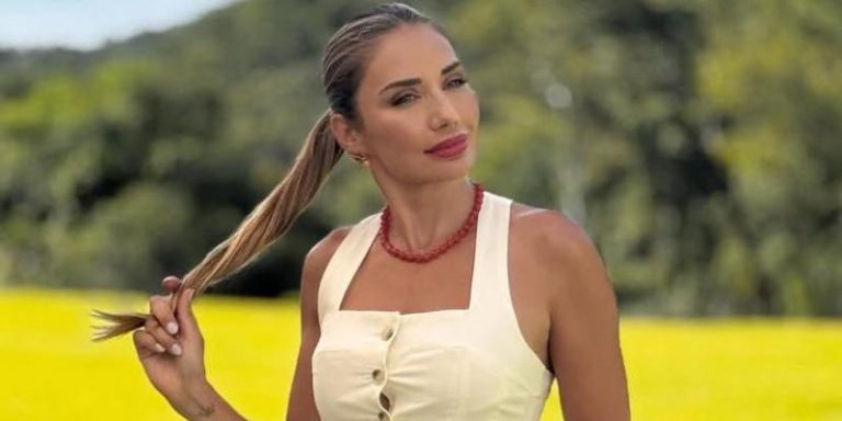 Carolina De Moras regresa a la Gala de Viña deslumbrando a sus fans y destacando la moda chilena en la alfombra roja 2025-02-21T22:09:27.000Z.jpg