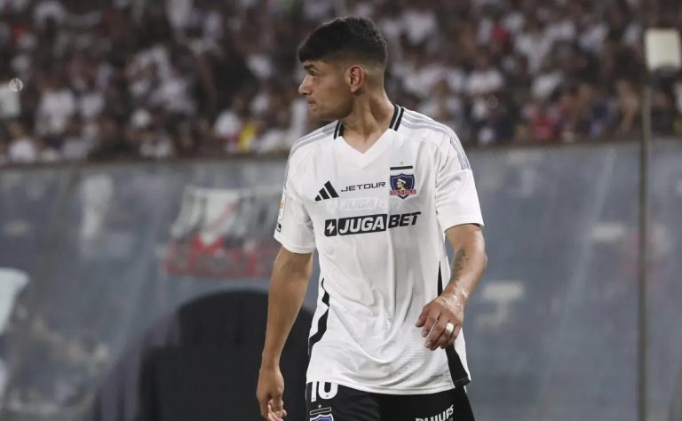 Preocupación en Colo Colo: El estilo de juego que frena a Claudio Aquino en el mal inicio de la Liga de Primera 2025 2025-02-26T19:27:17.000Z.jpg