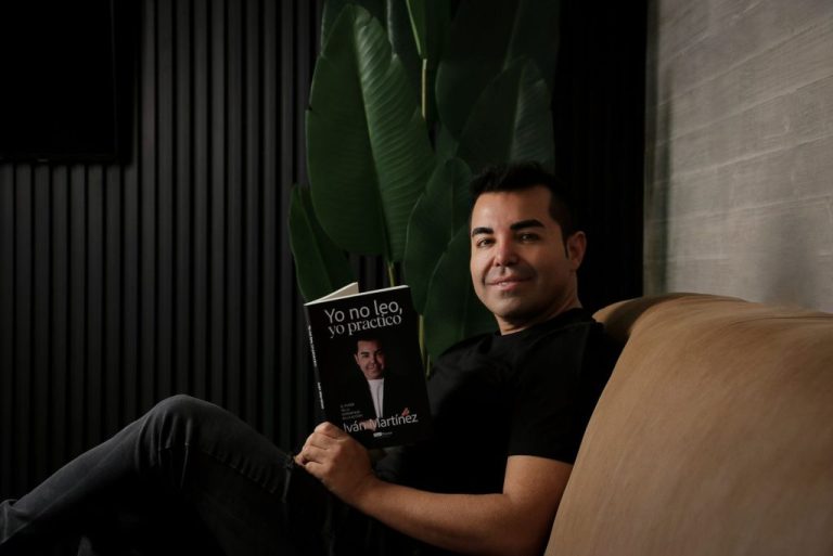 Empresario de Puente Alto Iván Martínez lanza su primer libro “Yo no leo, yo practico”