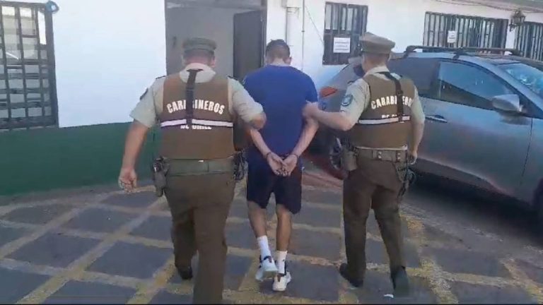 Fuga frustrada: Carabineros detiene a reo tras breve huida de la cárcel de Puente Alto