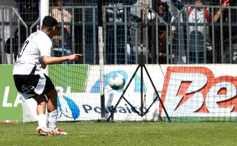 Claudio Aquino Brilla en el Triunfo de Colo Colo sobre Huachipato y Marca su Primer Gol en la Liga Chilena 2025 2025-03-02T16:42:43.000Z.jpg