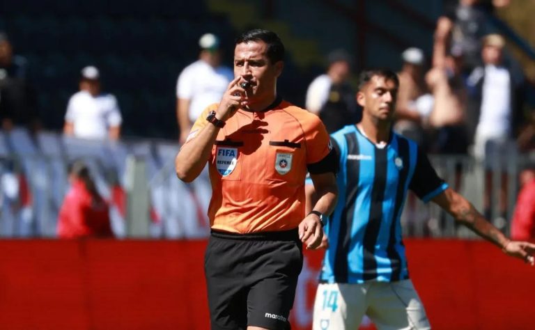 Colo Colo cae 2-1 ante Huachipato: polémica decisión arbitral respaldada por el VAR desata controversia en la Liga de Primera 2025 2025-03-03T22:36:58.000Z.jpg
