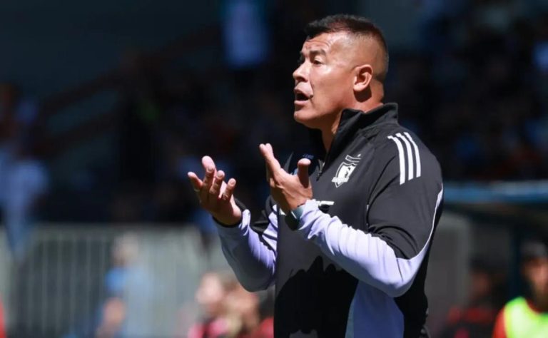 Jorge Almirón Busca Soluciones en Colo Colo: La Posible Delantera de Javier Correa y Salomón Rodríguez Frente a Everton en el Campeonato Nacional 2025 2025-03-04T10:26:21.000Z.jpg