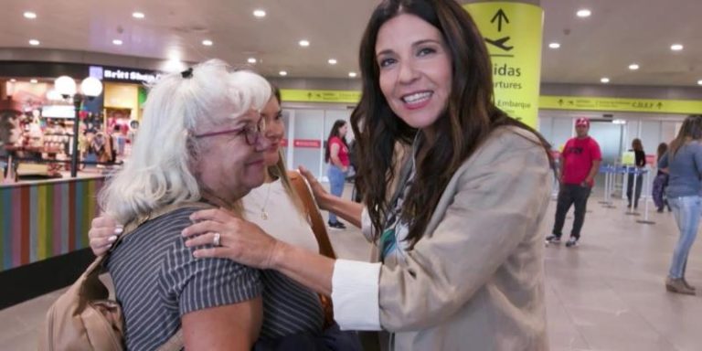 Estreno de “Hola y Adiós” en Canal 13: Historias emocionales y conmovedoras del aeropuerto de Santiago que no te puedes perder 2025-03-06T20:16:50.000Z.jpg