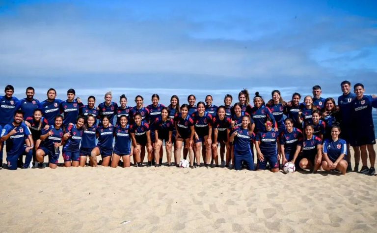 Universidad de Chile se Prepara para el Debut en el Campeonato Femenino 2025: Las Leonas Buscan Conquistar a Iquique y Arrebatar el Título a Colo Colo 2025-03-09T13:06:26.000Z.jpg