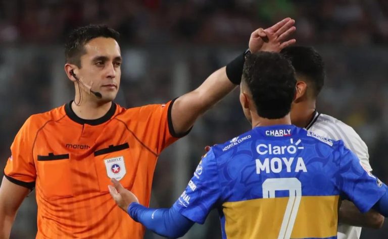 Colo Colo Regresa al Triunfo con Ayuda del VAR: Cepeda Brilla y Castiga a Everton en un Partido Decisivo 2025-03-11T00:03:58.000Z.jpg