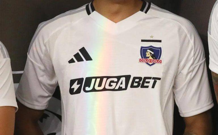 Daniel Guerrero y su Inolvidable Recuerdo con Colo Colo: Un Vínculo Entre Fútbol y Música 2025-03-13T14:26:41.000Z.jpg