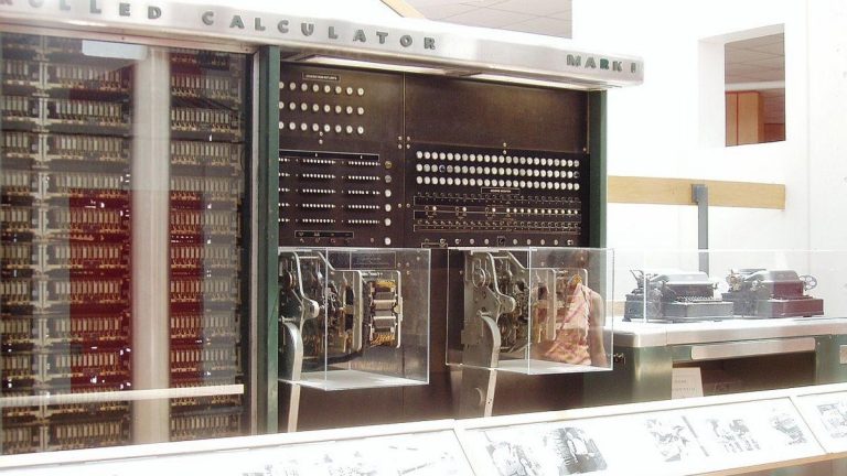 Descubre la Fascinante Historia de los Parches de Software: De sus Orígenes en el IBM Harvard Mark I a su Evolución Moderna 2025-03-17T00:07:33.000Z.jpg