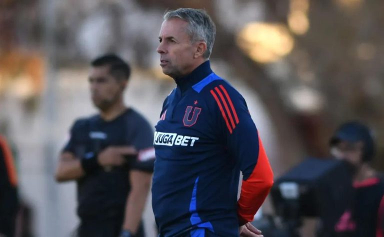 Universidad de Chile vuelve a la Copa Libertadores 2025: Delegación Azul se alista para el desafío continental en el sorteo de Asunción 2025-03-17T13:36:22.000Z.jpg
