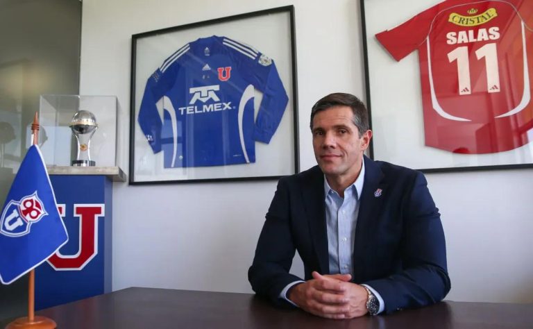 Universidad de Chile lista para el sorteo de la Copa Libertadores 2025: Michael Clark lidera la delegación azul en Paraguay 2025-03-17T19:33:08.000Z.jpg