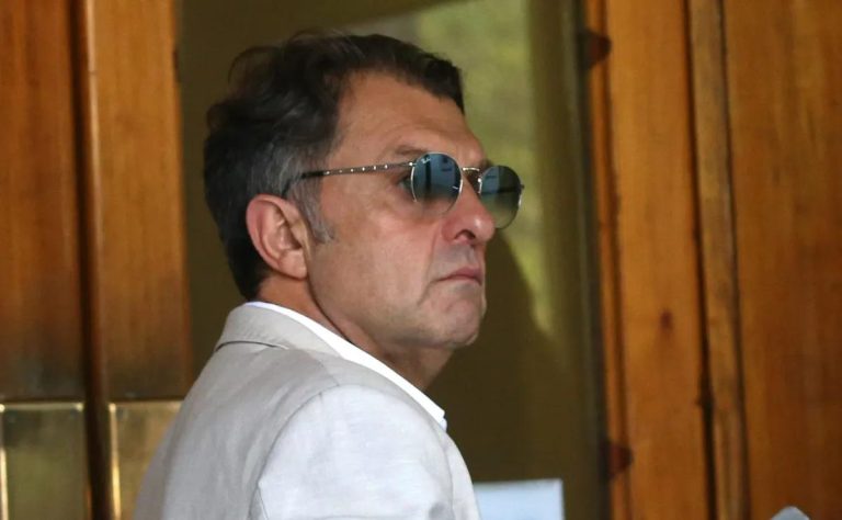 Desafíos en Blanco y Negro: Tensión en Colo Colo por el incidente entre Aníbal Mosa y Carlos Cortés en el directorio 2025-03-19T21:58:54.000Z.jpg