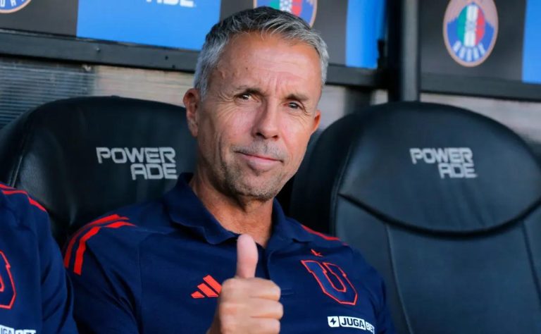 Gustavo Álvarez revitaliza a Universidad de Chile: Su éxito en Perú y sus promesas de gloria futura en el fútbol internacional 2025-03-21T21:07:37.000Z.jpg