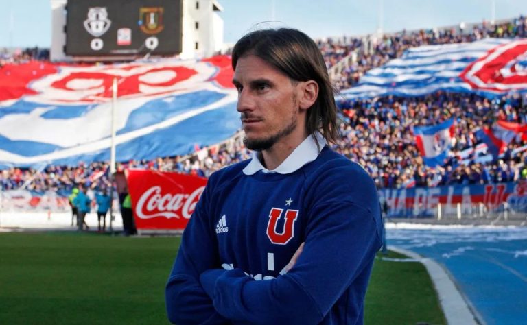 Sebastián Beccacece y su Recordado Incidente en el Clásico Universitario: Del Refrigerador al Desafío con Ecuador en el Estadio Nacional 2025-03-23T16:23:19.000Z.jpg