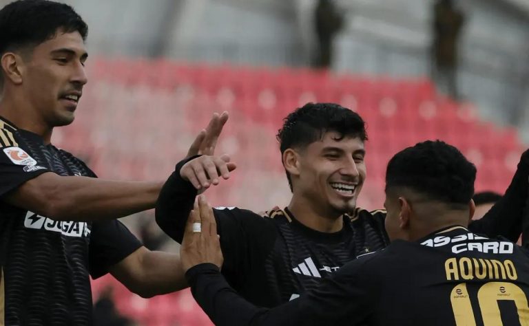 Colo Colo vence a Unión San Felipe y se afianza en la Copa Chile pese a las bajas significativas 2025-03-23T23:05:35.000Z.jpg