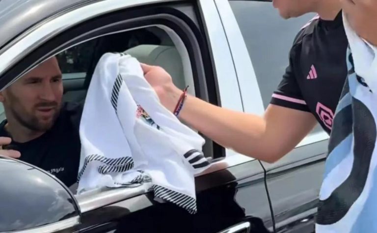 Lionel Messi sorprende en TikTok al recibir camiseta de Colo Colo: el inesperado vínculo entre el astro y el club chileno se viraliza 2025-03-25T21:33:48.000Z.jpg
