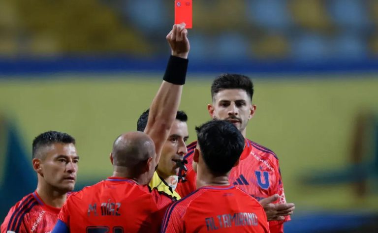 Universidad de Chile Afectada por la Expulsión de Javier Altamirano: Repercusión en el Superclásico ante Colo Colo 2025-03-28T00:40:43.000Z.jpg