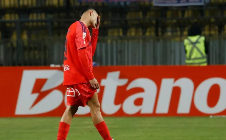 Polémica rectificación arbitral golpea a Universidad de Chile: críticas de Diego Rivarola tras error en partido contra Everton 2025-03-29T11:39:11.000Z.jpg