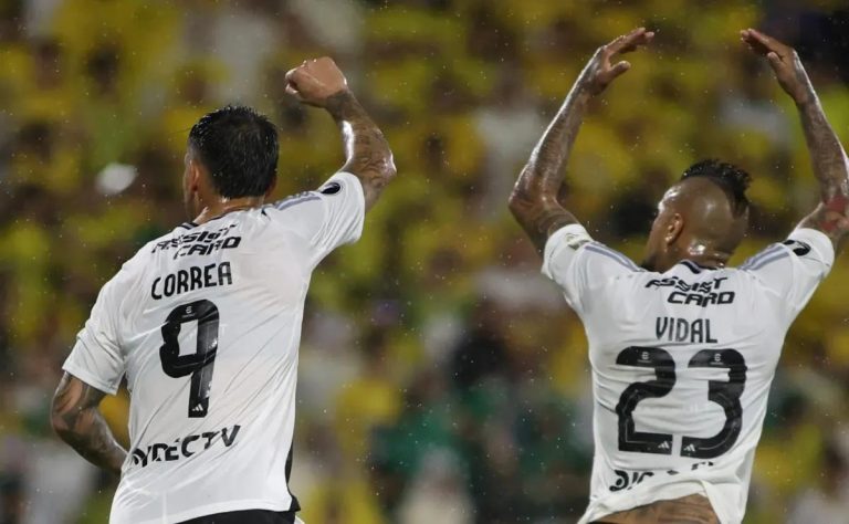 Colo Colo Rescata Empate 3-3 ante Bucaramanga: Vidal Cede Penal a Correa, la Figura del Partido en Copa Libertadores 2025-04-02T19:44:35.000Z.jpg