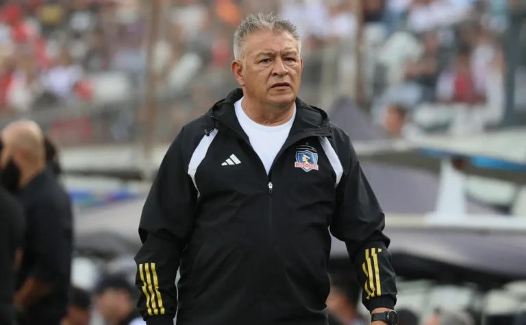 Claudio Borghi defiende a Brayan Cortés en medio de críticas por su rendimiento en Colo Colo: el respaldo del tetracampeón chileno. 2025-04-04T23:35:44.000Z.jpg